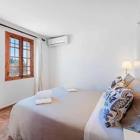 6 Bedroom A Very Short To Port Pollensa By Renthousing 빌라 포엔샤 항구
