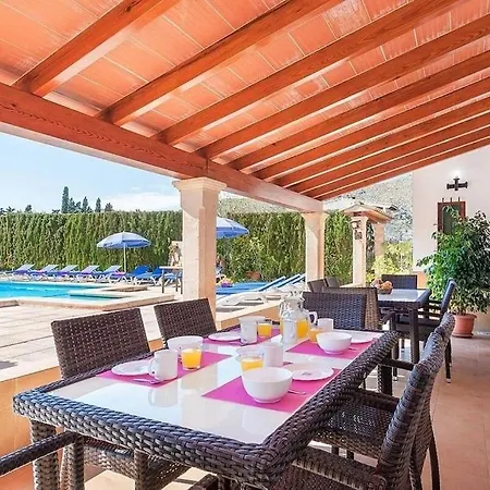 6 Bedroom A Very Short To Port Pollensa By Renthousing Villa Port de Pollenca