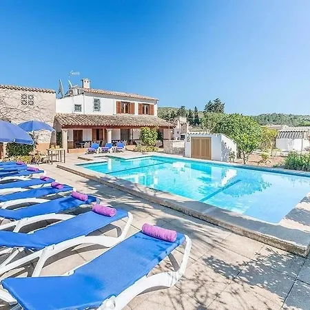 Villa 6 Bedroom A Very Short To Port Pollensa By Renthousing Port de Pollenca